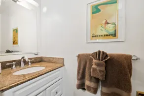 Condo spacieux et rénové sur le 18e trou - 5 minutes à pied de la plage - Image 4