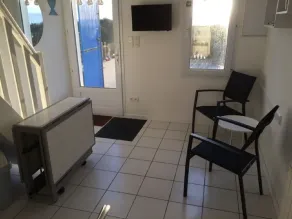 Maisonette with terrace 20 metres from the beach - Image 2