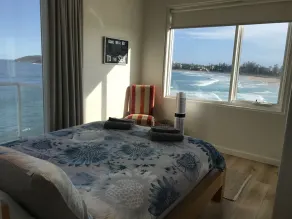 Waterfront apartment with stunning views over Manly beach - Image 2