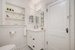 Mother in Law Suite with Private Hot Tub--Downtown - Image 3