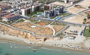 Moderne Wohnung am Strand, Terrasse mit Meerblick und Pool - Image 4