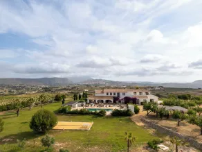 Modern finca with spectacular views over Moraira-Teulada & heated pool - Image 4