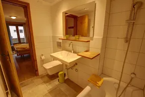 2-room flat with mountain view on the 4th floor - Image 4