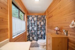 Underbart Lakefront Family Cottage - Image 4