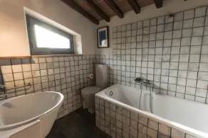 Une villa avec vue sur Monteriggioni et une piscine privée - Image 4