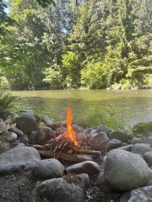 Cozy cabin on the Cedar River - Image 2