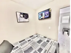 Luxury Studio Suite 12 - Image 4