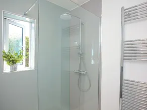 3 bedroom accommodation in Paignton - Image 3