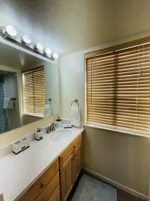 Cozy Freshly remodeled 1B/1B Retreat close to Main - Image 5