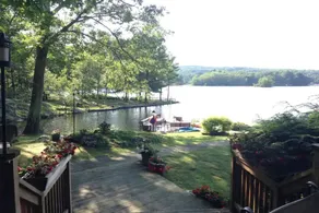 Gorgeous lakefront home one hour away from NYC - Image 3