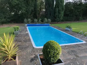 En lantlig miljö med pool - Image 5