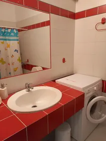 Kinetious Nisous Stylish Apt, Pool, near the Beach - Image 2