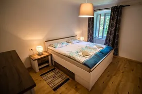 Hus ved søen med to terrasser - Image 5