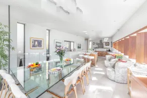 The Hollies 5 bedroom house - Image 5