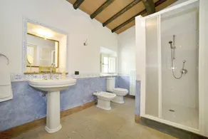 Alleinstehendes Ferienhaus mit Klimaanlage, Whirlpool, privatem Pool, TV, Innenhof, bei Lucca - Image 4