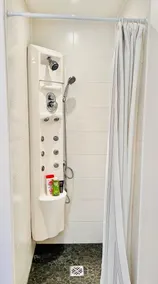 Joli triplex avec jardin et vue - Image 3
