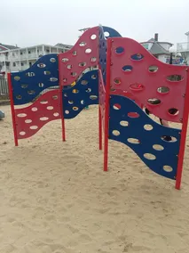 Central AC, child safe fenced in yard, 3 minutes to the beach.  NO CLEANING FEE - Image 3
