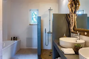 Villa Zo - Four Bedroom Villa, Sleeps 8 - Image 3