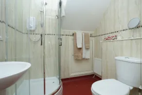 La chapelle.  Une propriété classée de grande catégorie 2, parfaite pour les familles et les groupes. - Image 5