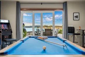 Luxury Beach House & Apartment, Waterfront, Hot Tub, Kayaks, Fire Pit, Game Room - Image 2