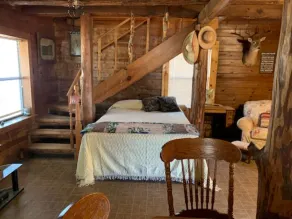Lake Palo Pinto<br>Rustic, waterfront cabin<br>Steps from private boat dock - Image 4