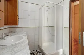 Holiday Home Villa Liliana – Sea View, Terrace & 3 Balconies in Madeira - Image 4