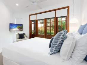 The Point No.3 - 3 Bedroom located in the heart of Town - Image 5