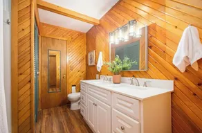 Cozy Apline Cottage-perfect getaway for year-round fun - Image 3