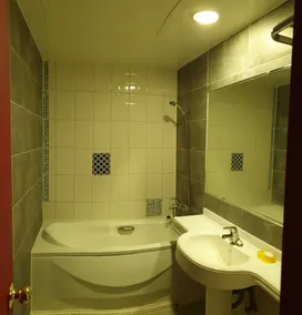 Romance Motel - Image 2