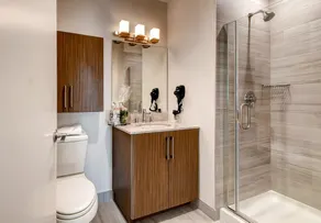 Global Luxury Suites at Newport - Image 5