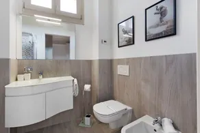 The Magnolia Three-Room Apartment: Charm on Three Levels in Lonato del Garda’s Courtyard - Image 2