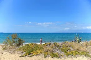 Front beach holiday house - Image 2