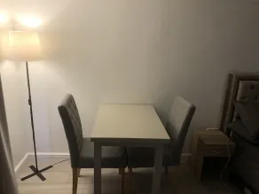 Modern Cosy Room Close to city centre Free Parking - Image 3