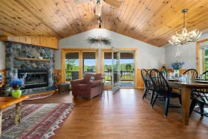 Relax By the Lake! - Shorter May/June Stays Available - Image 5