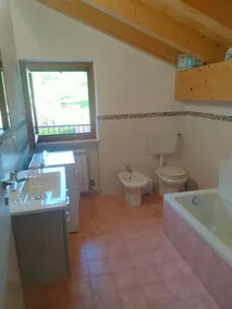 Apartment near Verona with Mountain Views - Image 3
