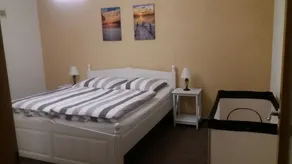 Vacation home with direct lake access - Image 4