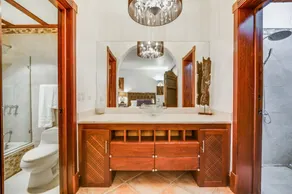 Punta Aguila 61: Lavish villa w/ full staff, resort pool, Jacuzzi & golf carts - Image 4