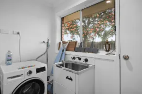 Comfortable Stay in Hoppers Crossing - Image 2
