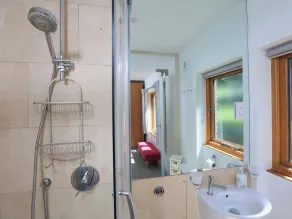 COURTYARD COTTAGE, family friendly, with pool in Dartmouth - Image 3