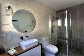 Freycinet Beachfront Retreat - Image 2