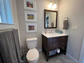 The Midtown Cottage- w/ Private Entrance and Views - Image 3