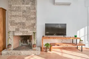 Holiday Home 'Tower House' with Sea View, Wi-Fi and Air Conditioning - Image 2