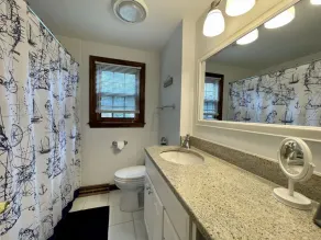 Dog friendly home with large backyard! - Image 2