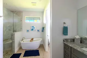 Teal Paradise - Brand New Villa in NW Cape Pool spa and water view - Image 4