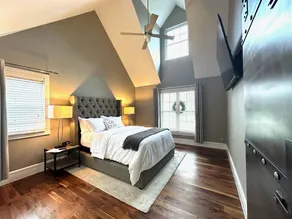 Cheerful 4 bedroom home w/ fireplace & game room - Image 4