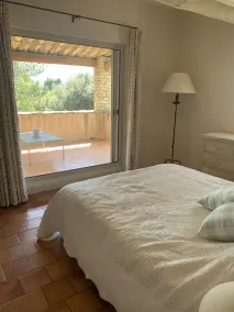 Peaceful farmhouse in the heart of the Lubéron Golden Triangle - Image 4