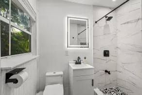Pet Friendly- Fenced Yard - Walk to Las Olas - 4 miles to the Beach! - Image 3