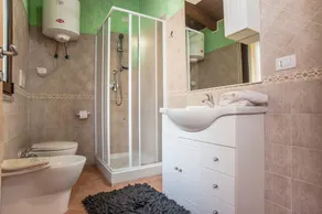 Appartement \"Sobìa Pitticca\" près de la plage avec vue sur la mer, piscine, terrasse et jardin - Image 2