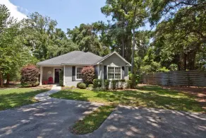4 blocks to beach, near village, screen porch, quiet street, big fenced yard - Image 5