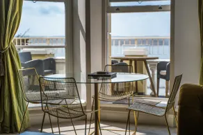 8 Astor House - premier one bed apartment with stunning uninterrupted sea views and balcony - Image 5